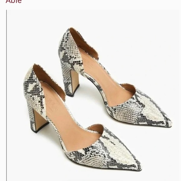 Beautiful snakeskin high heel- size 7.5
(retail $170) - Picture 1 of 3